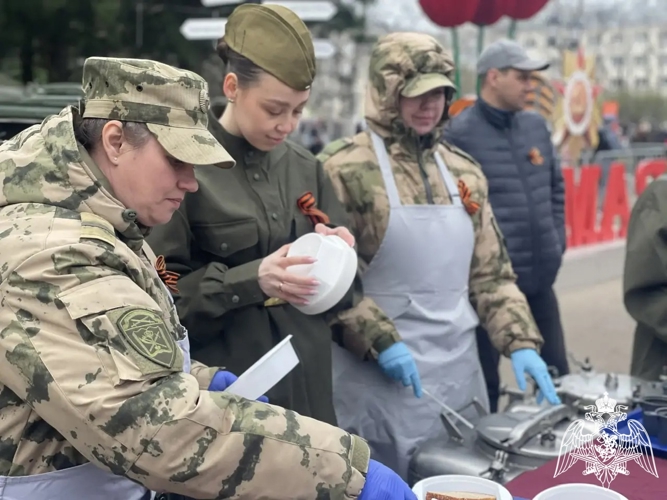 В Сыктывкаре росгвардейцы в День Победы приняли участие в тематических площадках