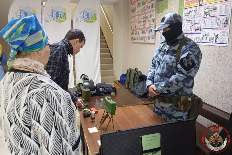 Сотрудники ОМОН «Зырянин» приняли участие в интерактивной выставке «Безопасность детства»