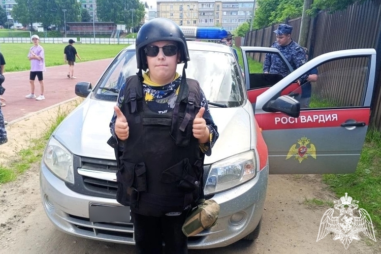 Росгвардия Коми организовала тематические мероприятия для кадетов в рамках акции «Каникулы с Росгвардией»