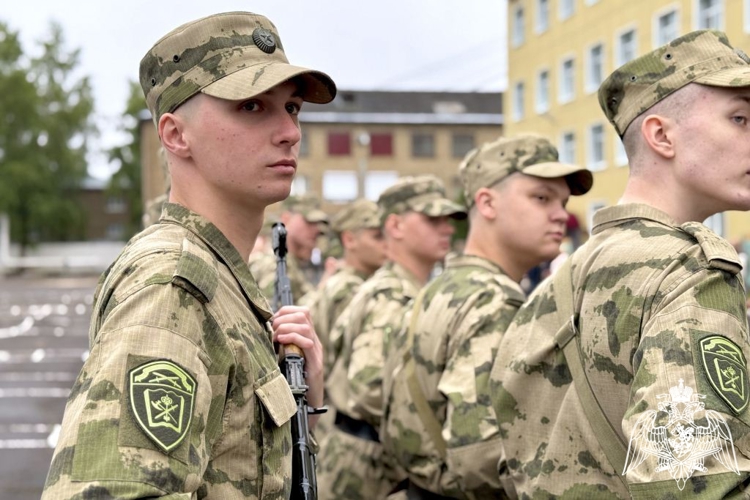 В столице Республики Коми состоялась торжественная церемония принятия присяги военнослужащими по призыву