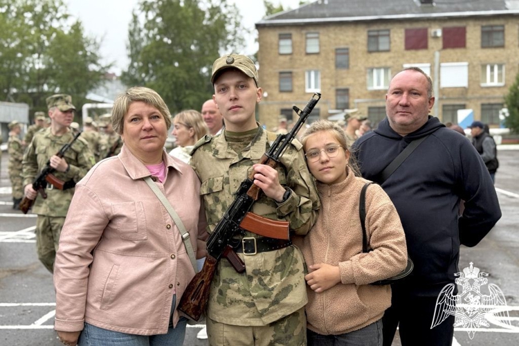 В столице Республики Коми состоялась торжественная церемония принятия присяги военнослужащими по призыву