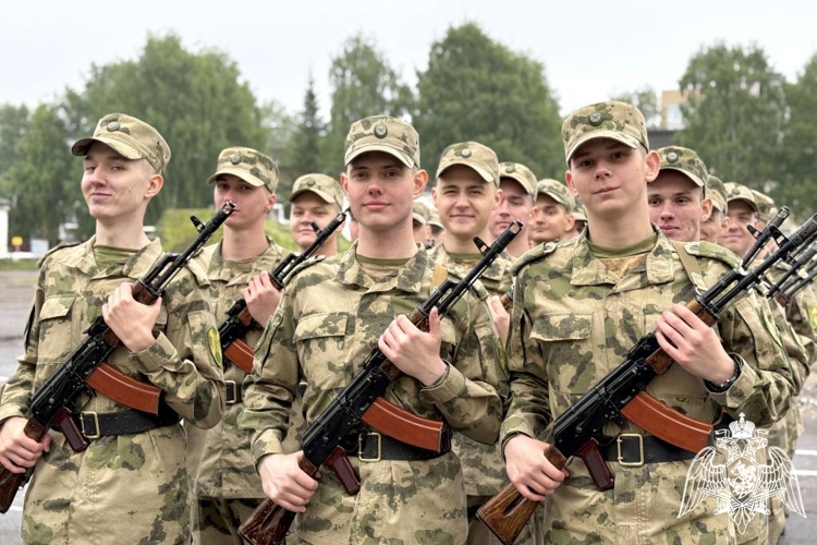 В столице Республики Коми состоялась торжественная церемония принятия присяги военнослужащими по призыву
