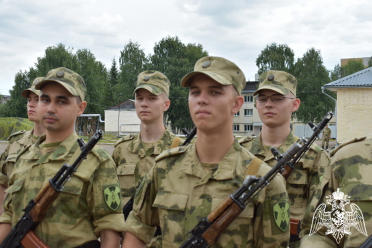 В Сыктывкаре состоялась торжественная присяга для военнослужащих по призыву в Центре подготовки личного состава Росгвардии