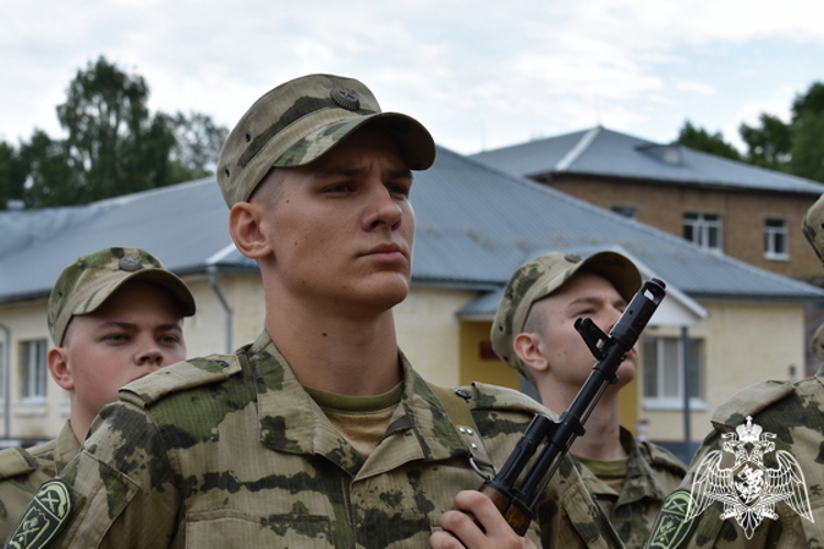 В Сыктывкаре состоялась торжественная присяга для военнослужащих по призыву в Центре подготовки личного состава Росгвардии