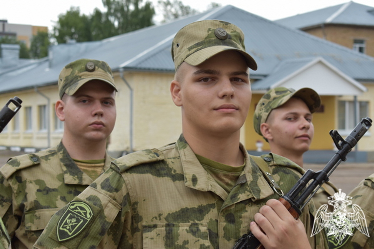 В Сыктывкаре состоялась торжественная присяга для военнослужащих по призыву в Центре подготовки личного состава Росгвардии