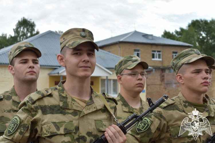 В Сыктывкаре состоялась торжественная присяга для военнослужащих по призыву в Центре подготовки личного состава Росгвардии