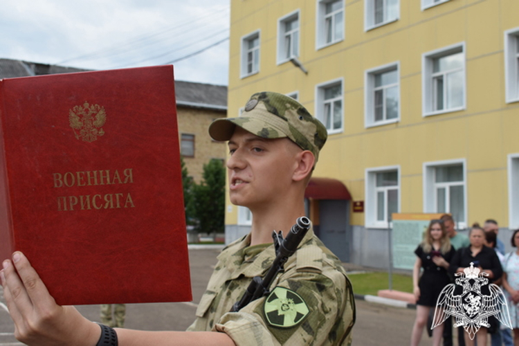 В Сыктывкаре состоялась торжественная присяга для военнослужащих по призыву в Центре подготовки личного состава Росгвардии