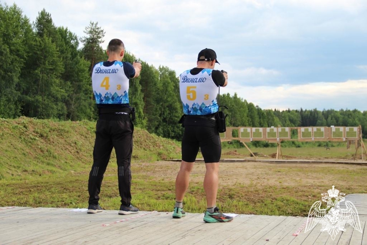 В Сыктывкаре состоялся чемпионат по служебному двоеборью памяти сотрудника ОМОН «Зырянин» Алексея Опацкого