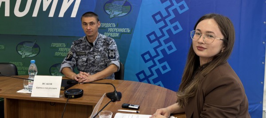 В Сыктывкаре росгвардейцы приняли участие в прямой линии и напомнили гражданам о правилах обращения с оружием 