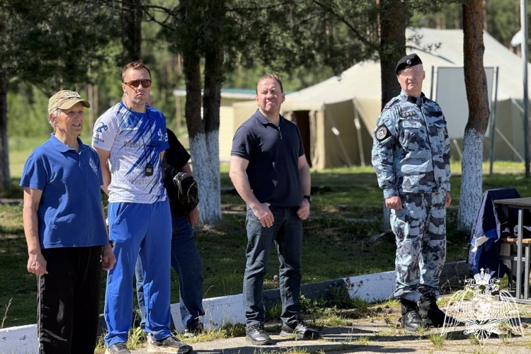 В Сыктывкаре состоялся чемпионат по служебному двоеборью памяти сотрудника ОМОН «Зырянин» Алексея Опацкого