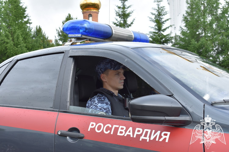 В Сыктывкаре росгвардейцы задержали двух подозреваемых по ориентировкам в хищении имущества
