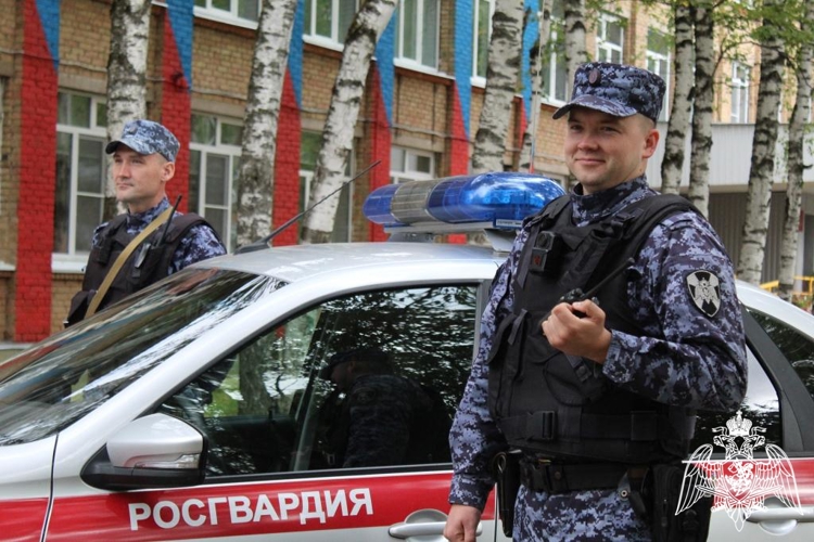 В преддверии Дня знаний: Росгвардия обеспечивает безопасность образовательных организаций Коми
