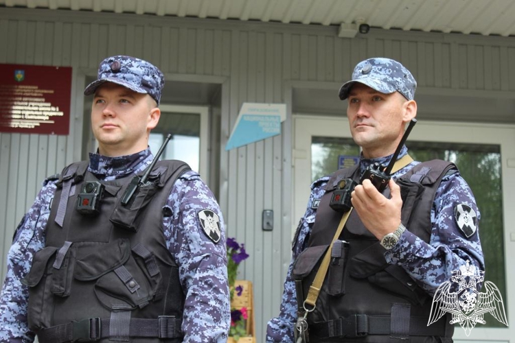 В преддверии Дня знаний: Росгвардия обеспечивает безопасность образовательных организаций Коми