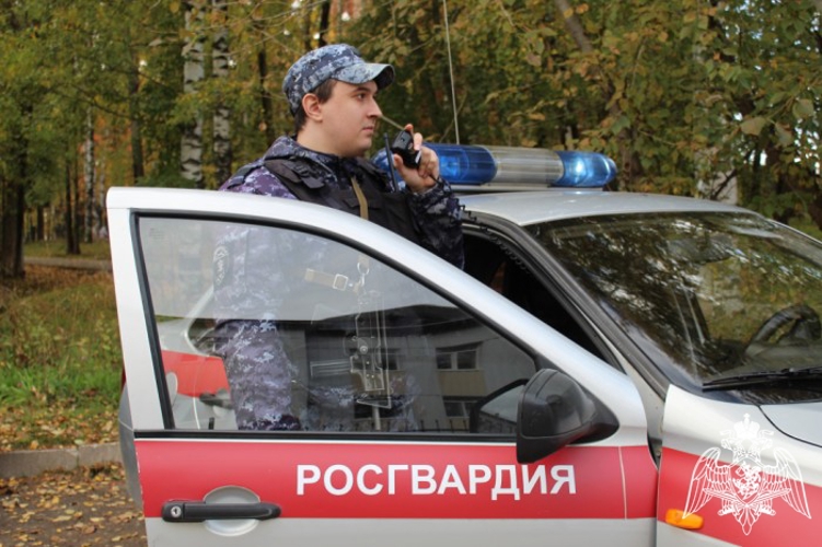 Семейный конфликт с криминальным оттенком: в Сыктывкаре росгвардейцы задержали мужчину, который «обчистил» бывшую жену