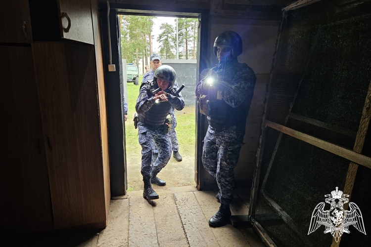 В Санкт-Петербурге прошел окружной этап ежегодного Всероссийского конкурса профессионального мастерства среди сотрудников вневедомственной охраны Росгвардии