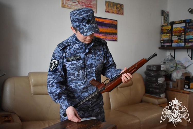 Жители Республики Коми продолжают добровольно сдавать найденное оружие