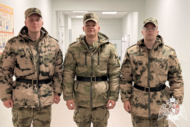 Военнослужащие Росгвардии в Сыктывкаре приняли участие в Едином дне голосования
