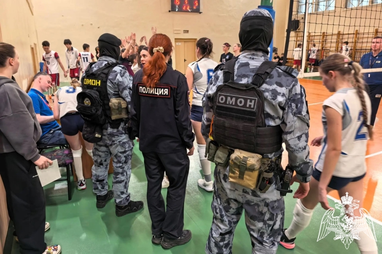 Сотрудники ОМОН «Арктика» и вневедомственной охраны Росгвардии обеспечивают безопасность участников и гостей «Заполярных игр» в Воркуте