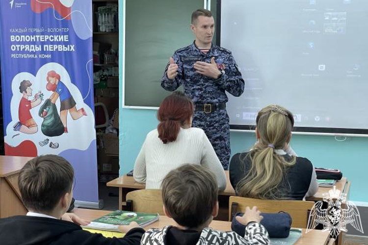 В СЫКТЫВКАРЕ РОСГВАРДЕЕЦ ВСТРЕТИЛСЯ СО ШКОЛЬНИКАМИ В РАМКАХ ПРОЕКТА «ВСТРЕЧА С ЧЕМПИОНОМ»