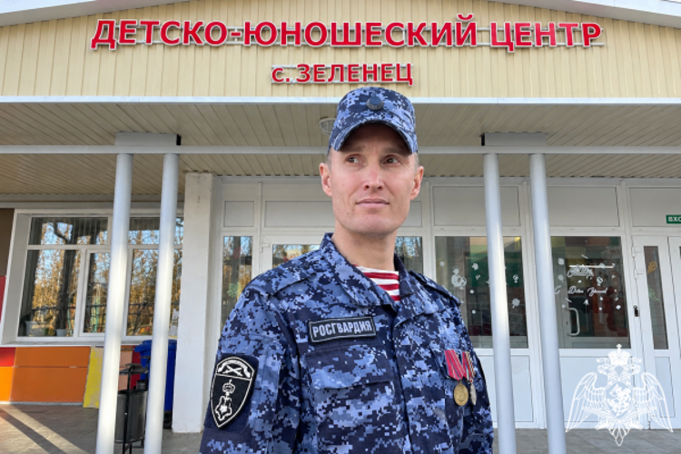 В СЫКТЫВКАРЕ РОСГВАРДЕЕЦ ВСТРЕТИЛСЯ СО ШКОЛЬНИКАМИ В РАМКАХ ПРОЕКТА «ВСТРЕЧА С ЧЕМПИОНОМ»