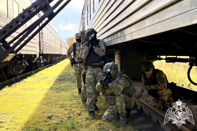 Безопасность на транспорте: ОМОН «Зырянин» принял участие в межведомственных учениях
