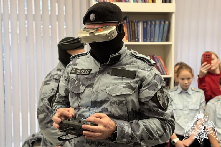 От истории к технологиям: в Сыктывкаре проходит фестиваль к юбилеям Росгвардии и войск правопорядка