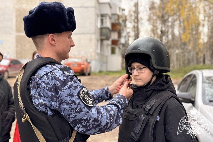 От истории к технологиям: в Сыктывкаре проходит фестиваль к юбилеям Росгвардии и войск правопорядка